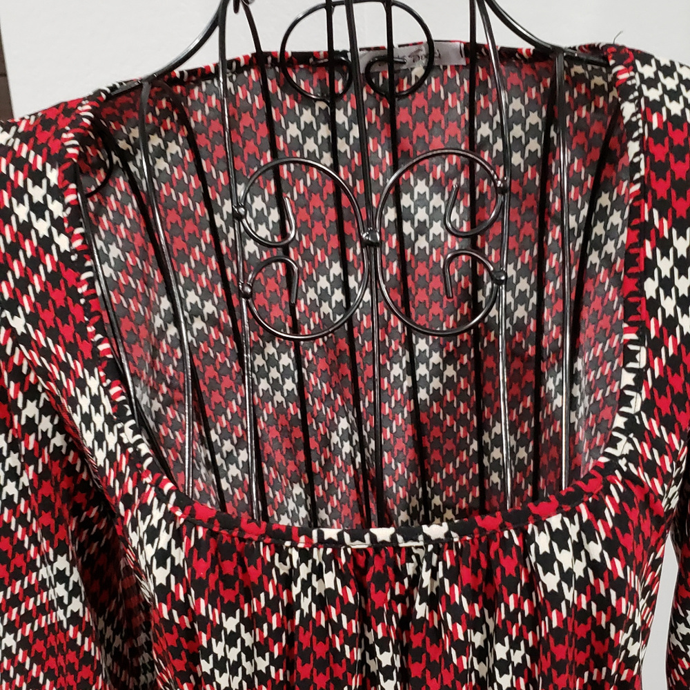 Checkered Pattern Top - Picture 3 of 5